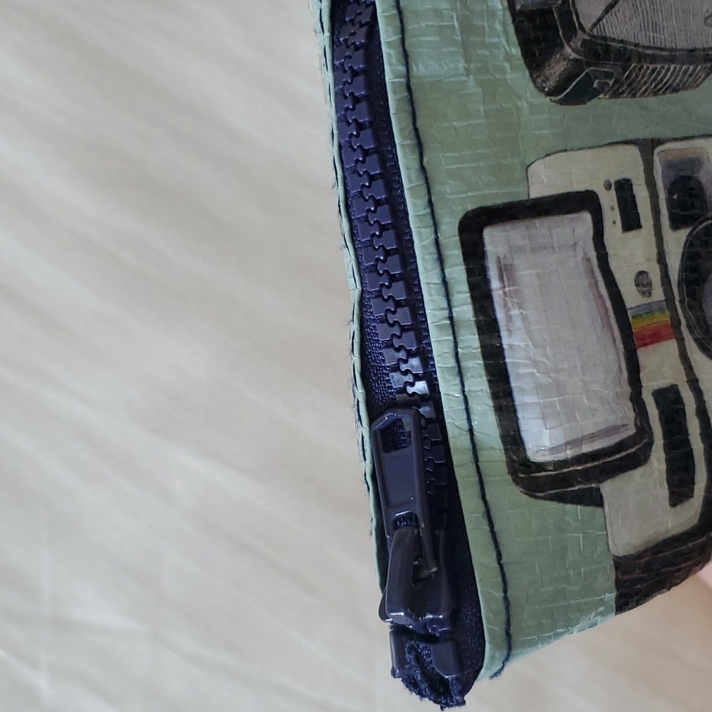 Blue Q Cameras Graphic Accessory/Pencil Zipper Bag - Picture 2 of 6